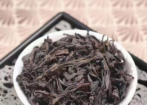 উই রক চা হল ওলং চা, যা উত্তর ফুজিয়ান এর উই পাহাড়ে উত্পাদিত হয়, চা গাছগুলি পাথরের ফাটলগুলিতে বেড়ে ওঠে