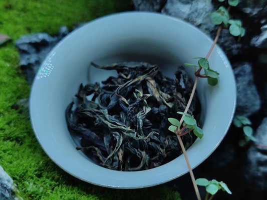 গোল্ডেন পিওনি