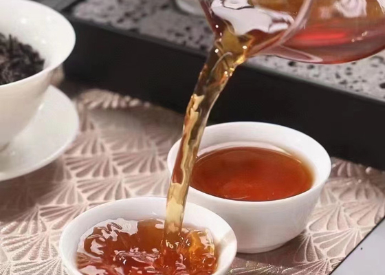 উই রক চা হল ওলং চা, যা উত্তর ফুজিয়ান এর উই পাহাড়ে উত্পাদিত হয়, চা গাছগুলি পাথরের ফাটলগুলিতে বেড়ে ওঠে